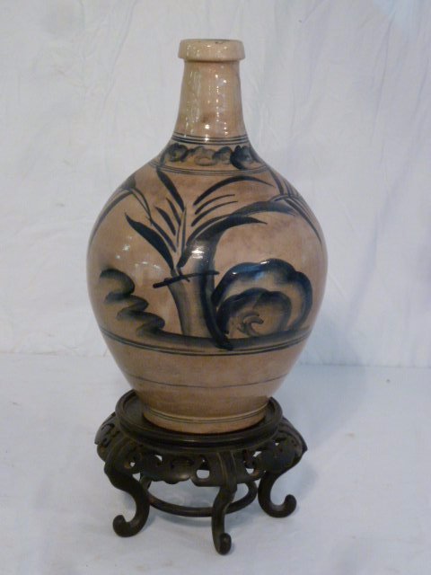 BLUE & WHITE ORIENTAL STONEWARE VESSEL (1 of 5)