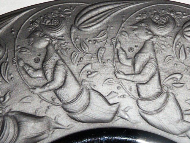 ROSENTHAL BJORN WIINBLAD BLACK PORCELAIN CHARGER (1 of 8)