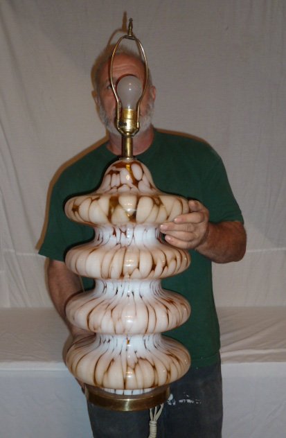 MID-CENTURY ART GLASS TABLE LAMP (1 of 5)