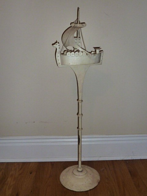 GOBERG HAND HAMMERED METAL VIKING SHIP ASHTRAY (1 of 6)