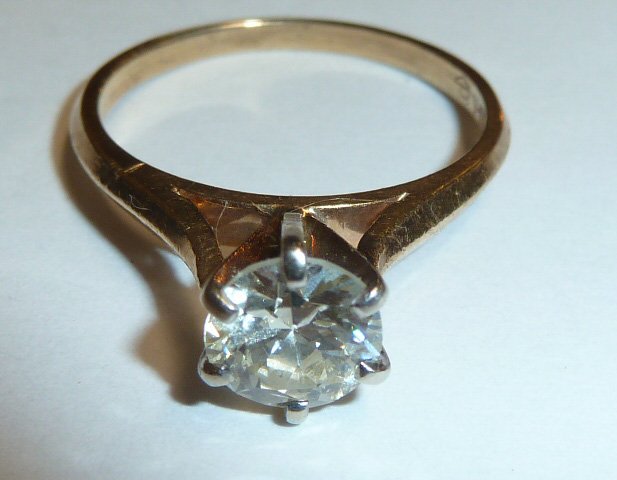 ONE CARAT DIAMOND SOLITARE 14KT YELLOW GOLD RING (1 of 5)