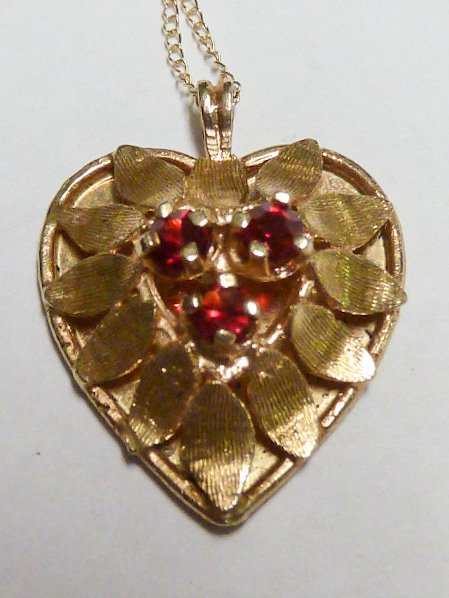 14KT GOLD & RUBIES HEART PENDANT 14KT GOLD CHAIN (1 of 3)