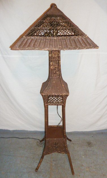 VINTAGE WICKER FLOOR LAMP ORIGINAL SHADE (1 of 6)