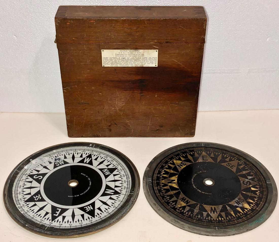 Military Marine Lionel Pelorus U.S. Navy Compass Dial: Pelorus illuminated U.S. Navy Department of Ships replacement compass dial for target practice. Two illuminated dials in original boxed wood case. Pelorus instrument by The Lionel Corporation, New Yor