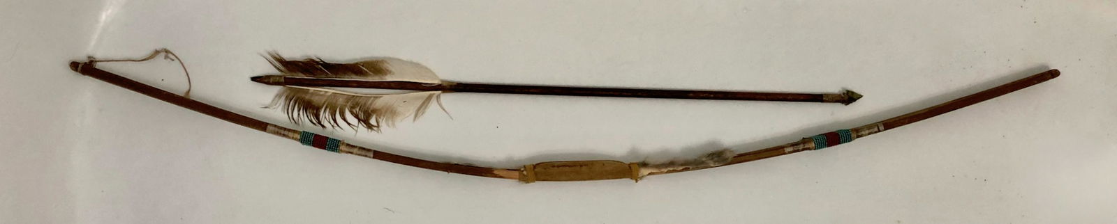 Early Native American Beaded Bow And Flinthead Arrow (1 of 5)