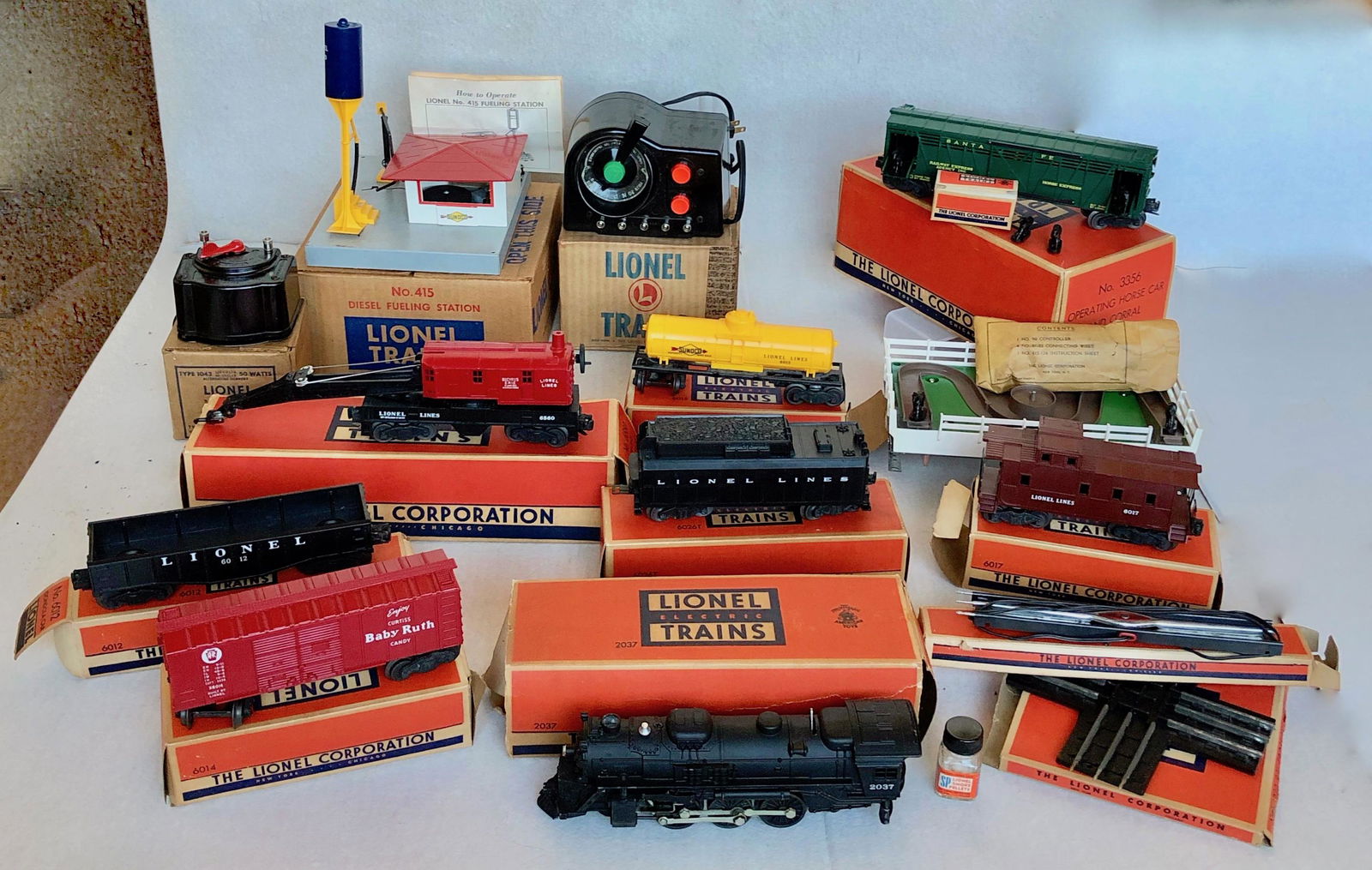 Group of Boxed Lionel Trains,Transformer etc. (1 of 9)