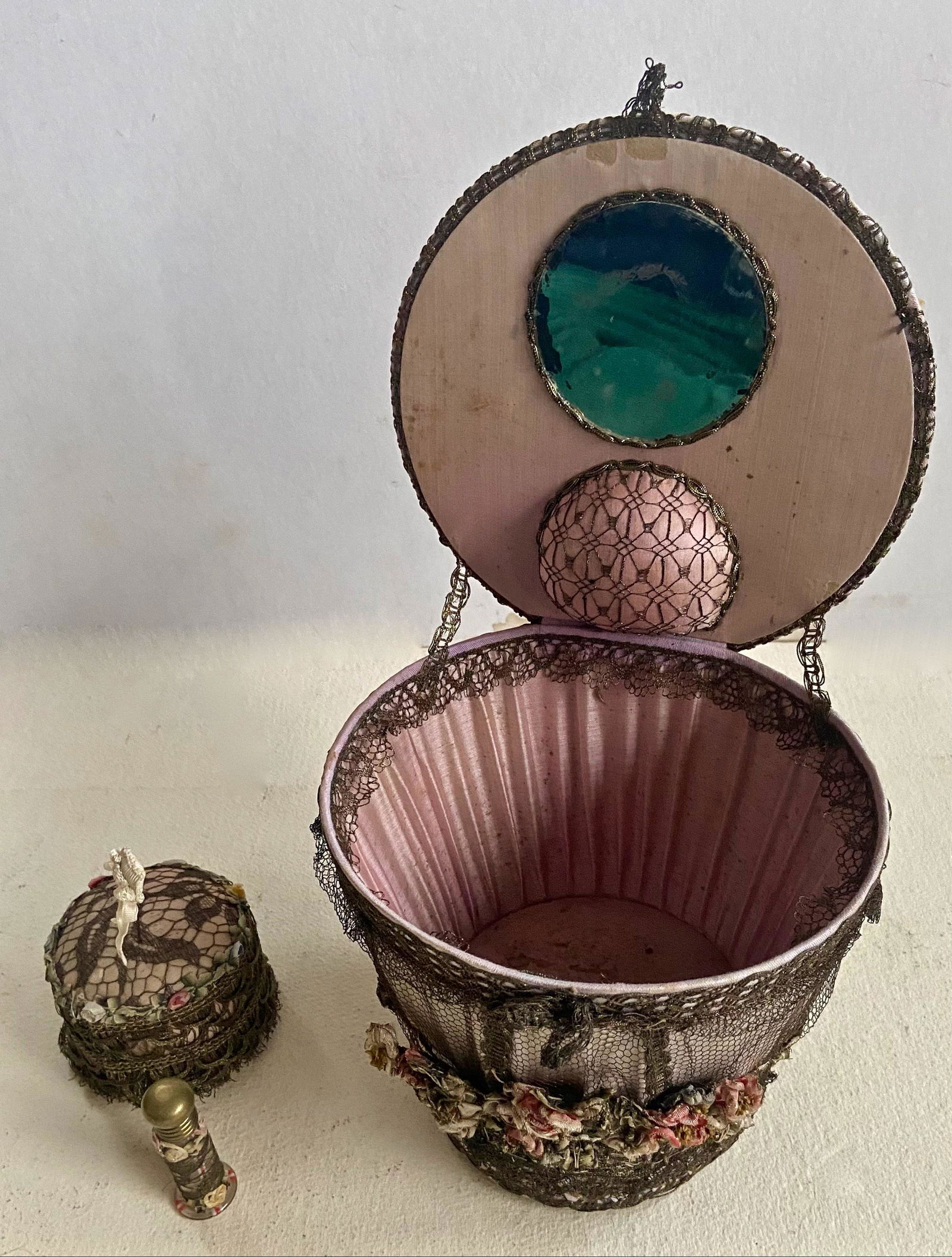 Victorian Embroidered Lace Sewing Box & Accessories (1 of 6)