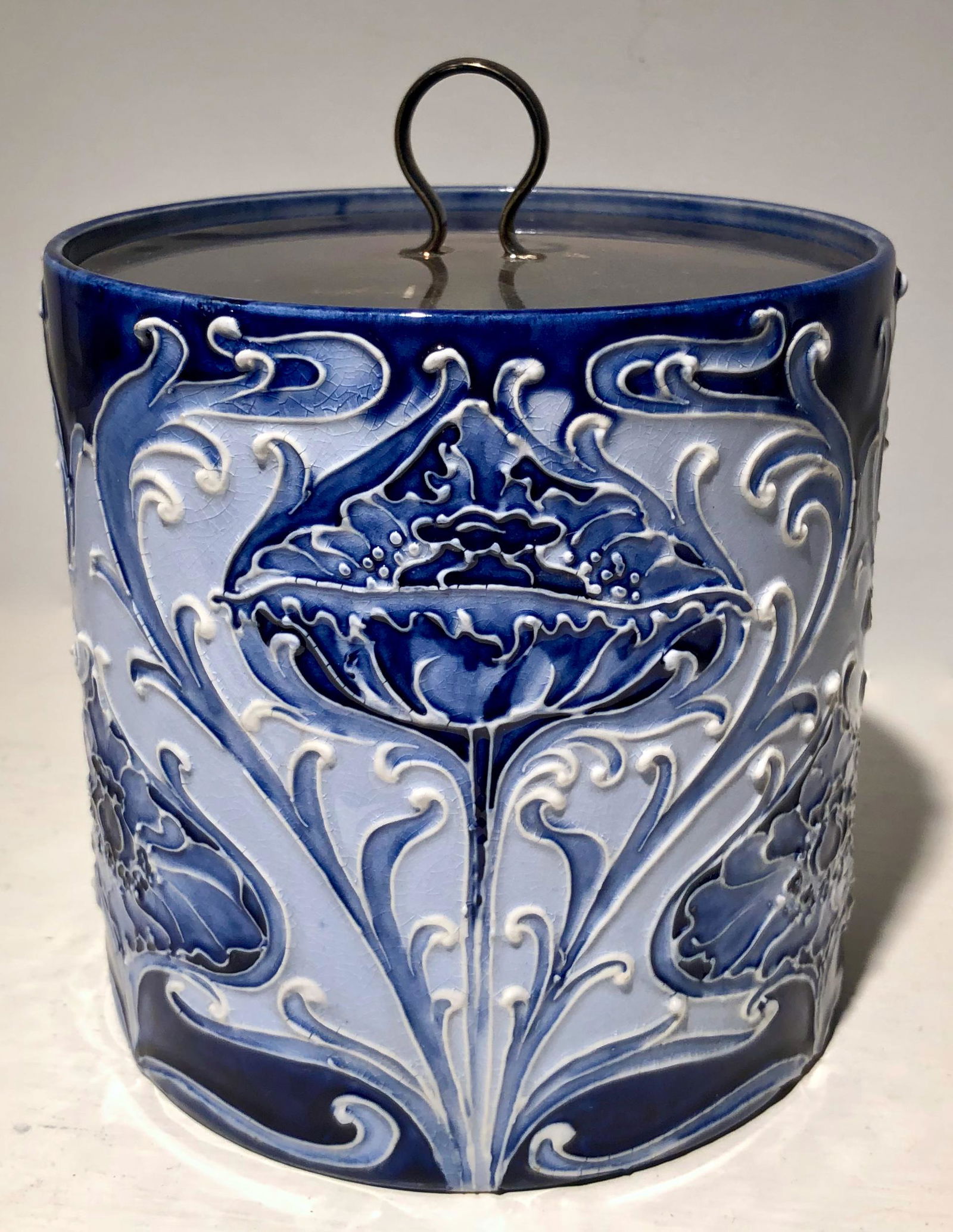 Moorcroft Biscuit Barrel POPPY Pattern ca. 1900s (1 of 5)