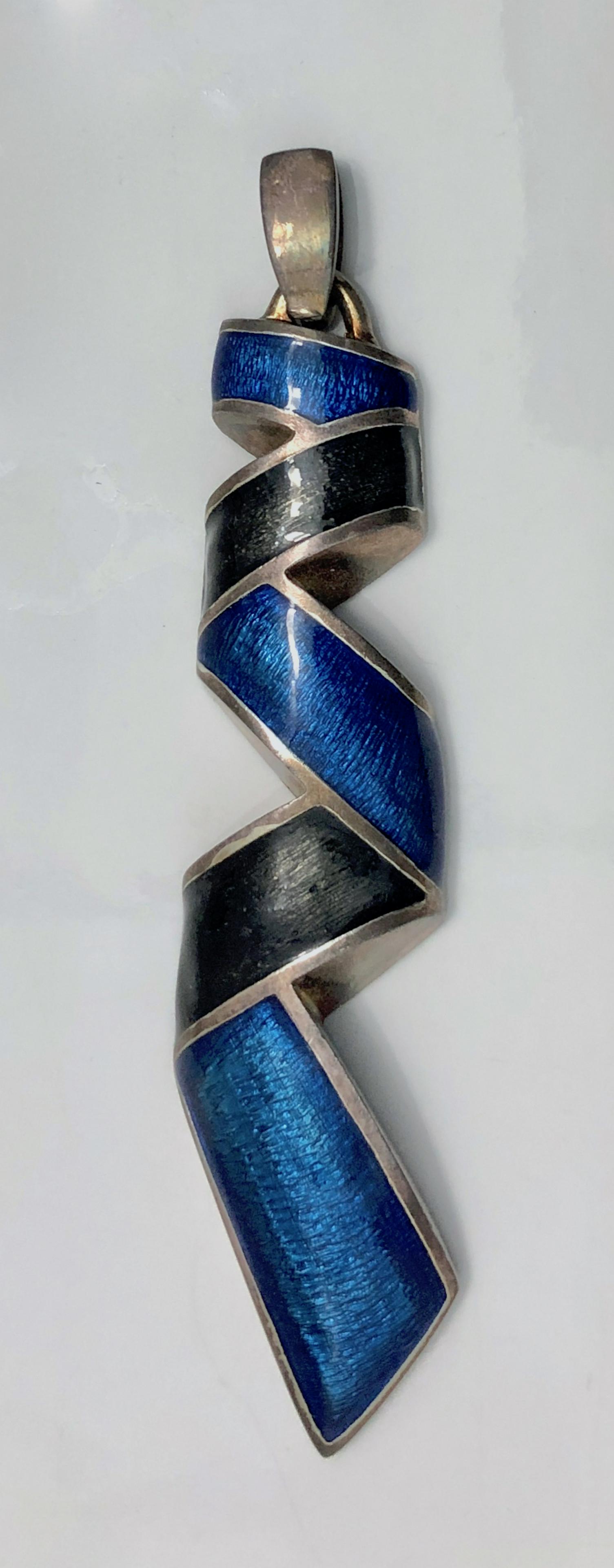 ESCADA Modernist Enamel Silver Necklace Pendant, Signed: Vintage Escada enamel silver pendant necklace. Marked ESCADA (verso). Weight: approx. 26.8 grams. Dimensions: Length: 4 inch. Condition: good original vintage pre-owned estate condition. Provenance: P