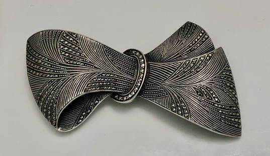 Art Deco Sterling Silver w/ Marcasite BOW BROOCH By Theodor Fahrner: Original Art Deco Sterling Silver Bow Brooch Set With Marcasites, by Theodor Fahrner. Hallmarked: Original Fahner .925 TF. Approximate total weight: 21.6 grams. Set with tiny marcasites and intricate