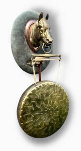 Edwardian Equestrian Horse Dinner Wall Gong, Circa 1910: Antique Edwardian era wall mounted dinner gong in the form of a horse head c. 1910.10 inch diameter circular gong tone hung from the horse's head, cast in brass and mounted on the original oval