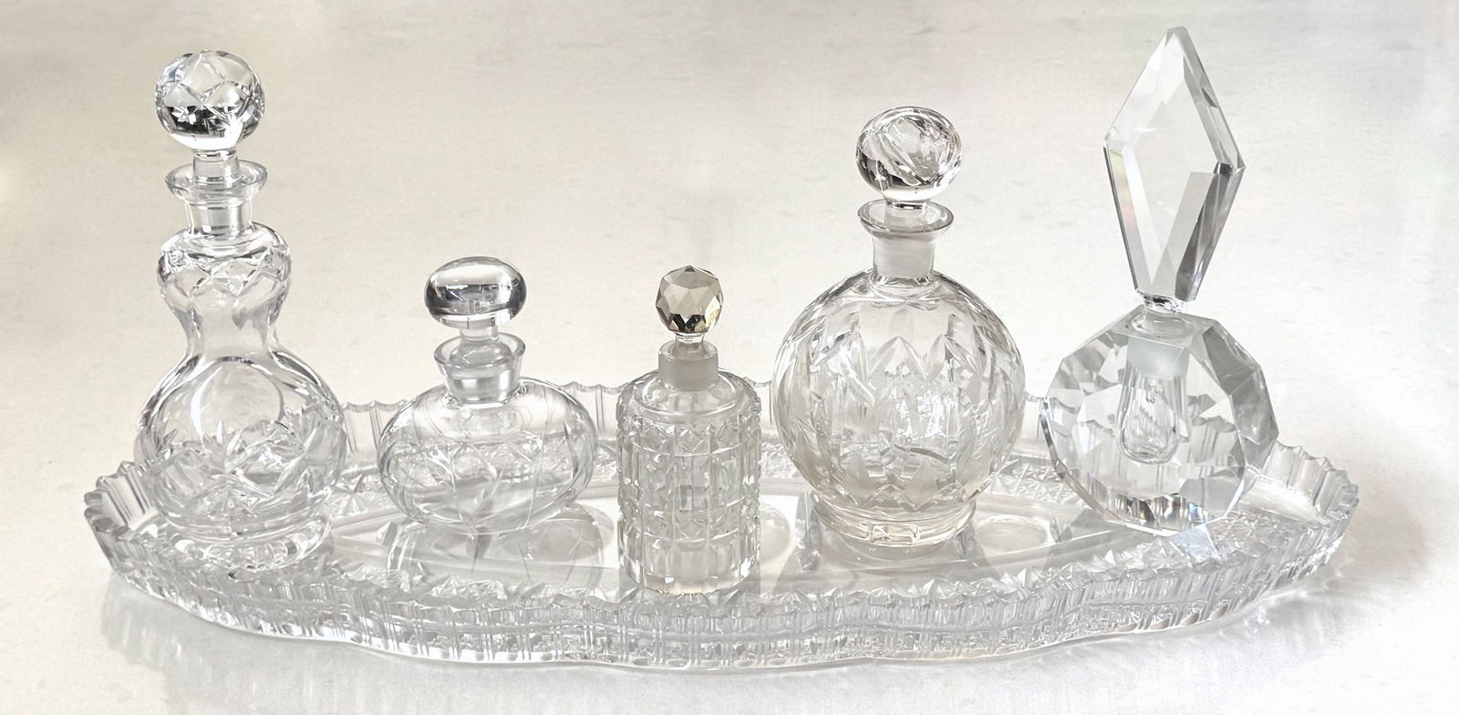 Vintage Ladies Crystal Vanity / Dresser Items (6) (1 of 7)