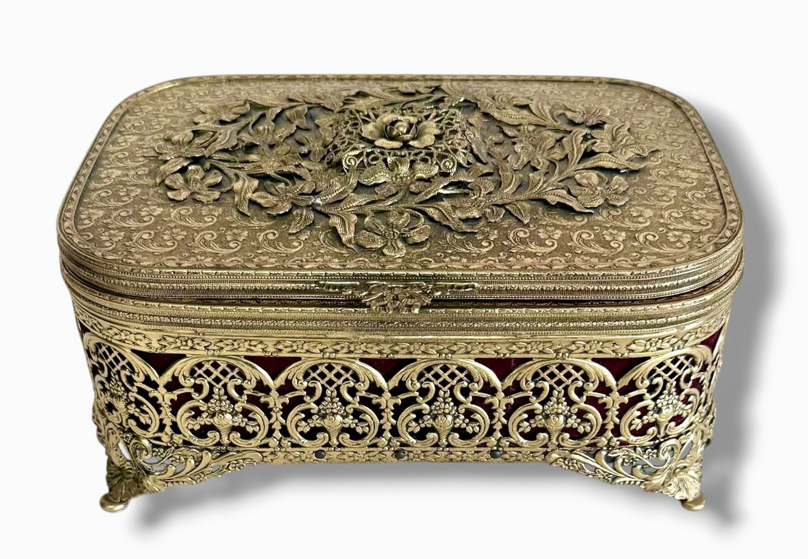 19th C. Pierced Gold Gilt Floral Trinket Jewelry Casket: Antique 19th Century pierced gold gilt footed brass jewelry casket. Floral pierced throughout with vines, floral stems and center blooming rose. Hinged lid with velvet lined interior. Approximate dime