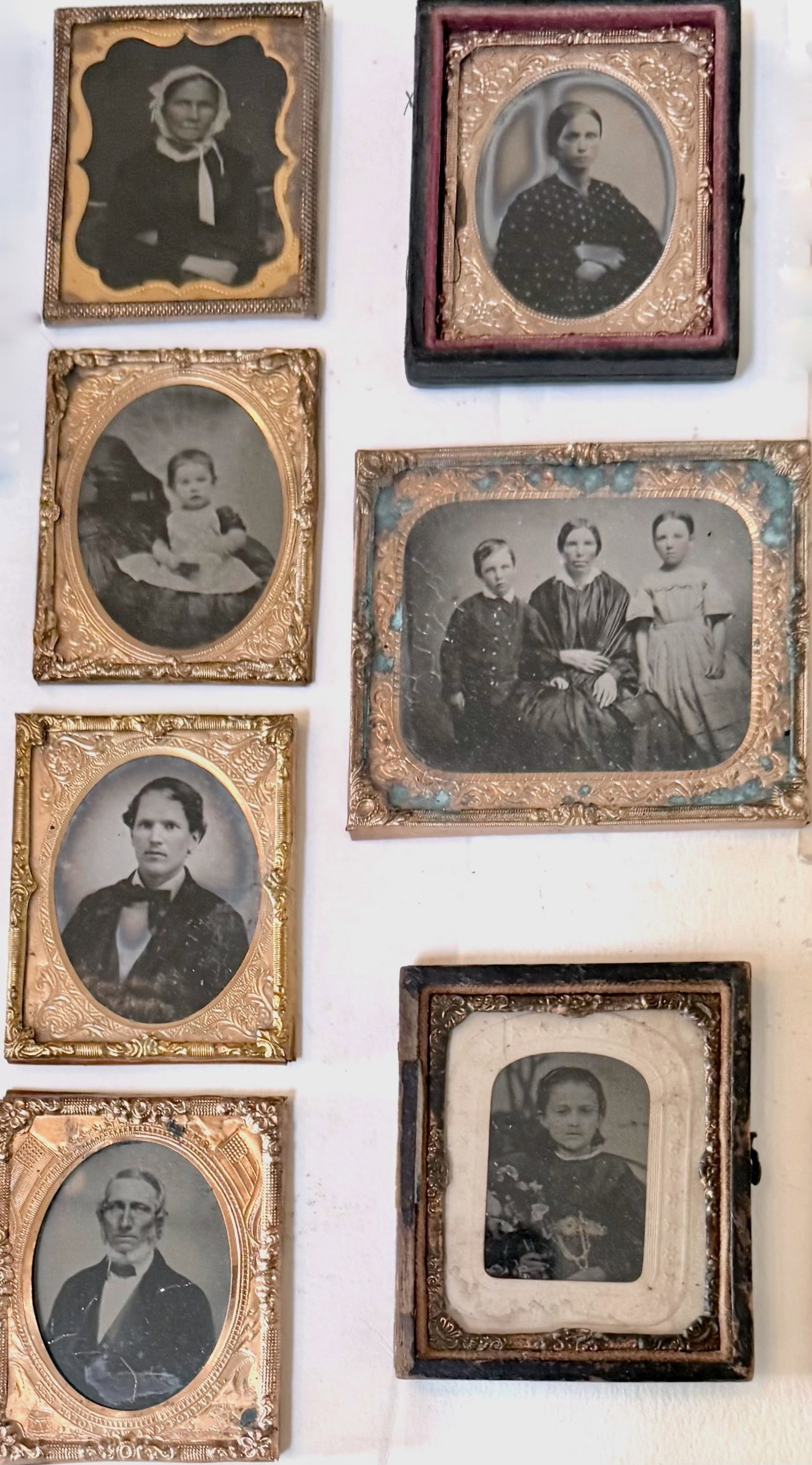 19th C. Photography: Daguerreotypes, Tintypes & Carte-de-Viste (30) (1 of 11)