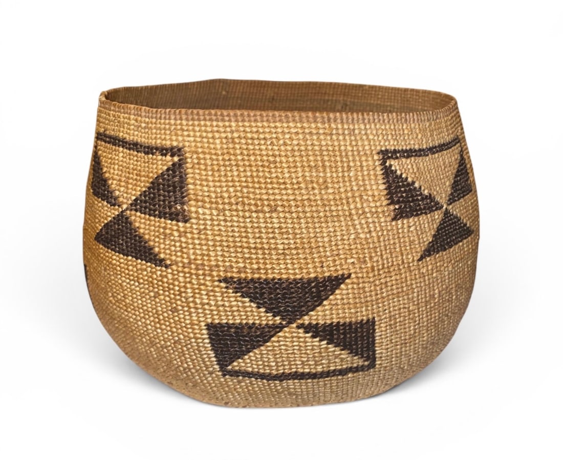 American Indian Hupa / Yurok / Karuk Polychrome Woven Basketry Bowl (1 of 5)