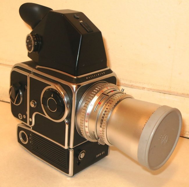 Hasselblad 500 EL Camera Outfit With Custom Case (1 of 7)