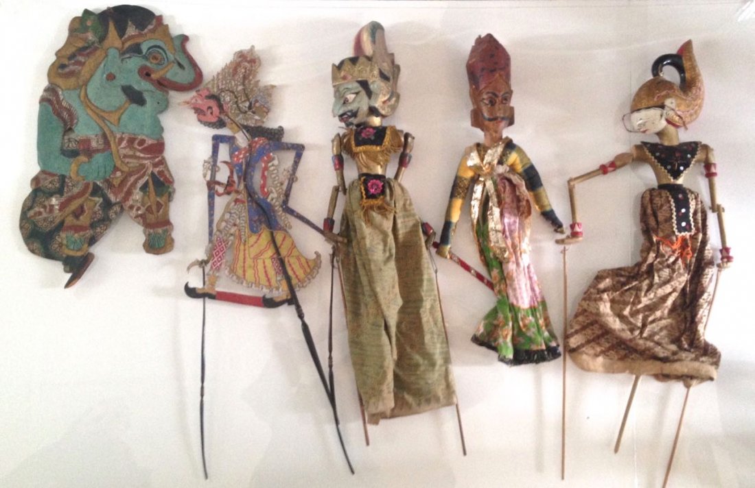 THAI -SIAMESE HAND CARVED PAINTED PUPPETS & ELEPHANT(5): ANTIQUE THAI -SIAMESE HAND CARVED PAINTED PUPPETS & FIGURAL ELEPHANT Five carved dancing figures Thai 19th-20th century Collection of three Wayang Golek puppets, made of carved polychrome wood and fab