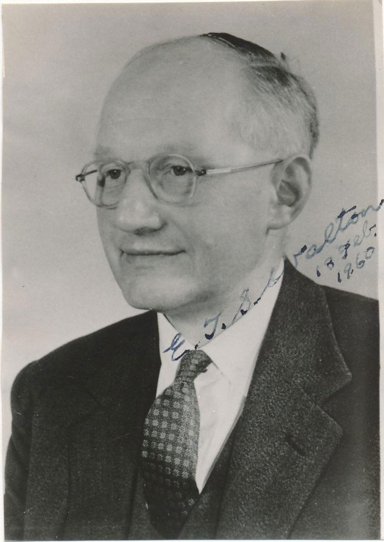 Ernest T. Walton- (Nobel Prize Winner)-RARE Vintage Signed Photograph (1 of 1)