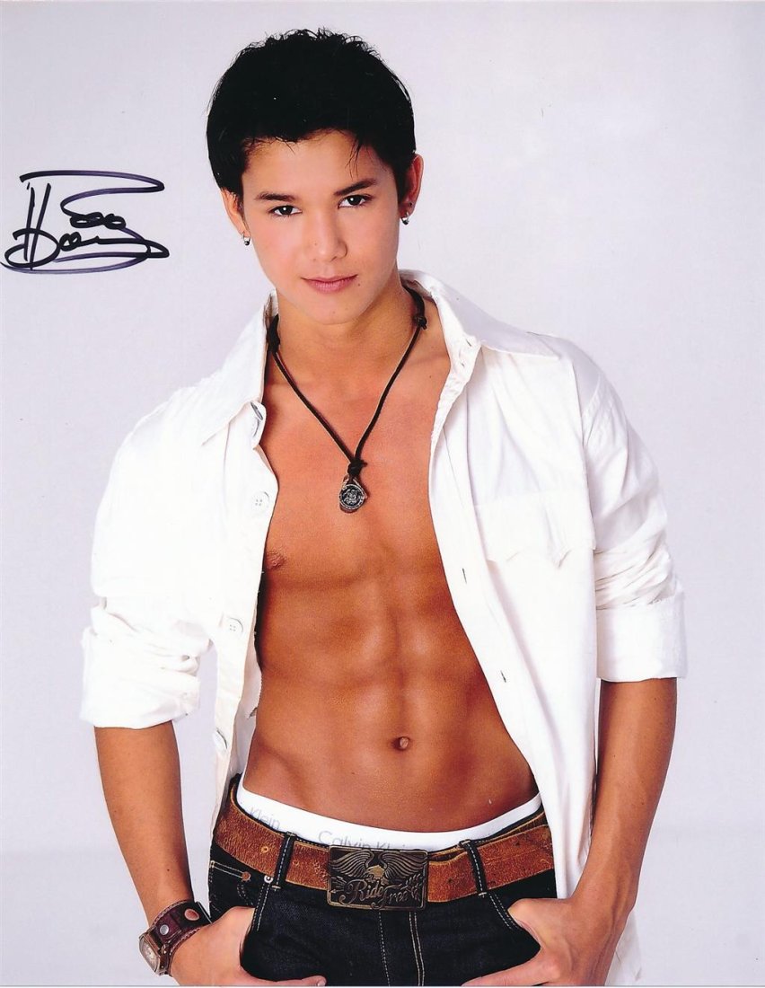Booboo Stewart-Signed Photograph (Twilight Sage) (1 of 1)