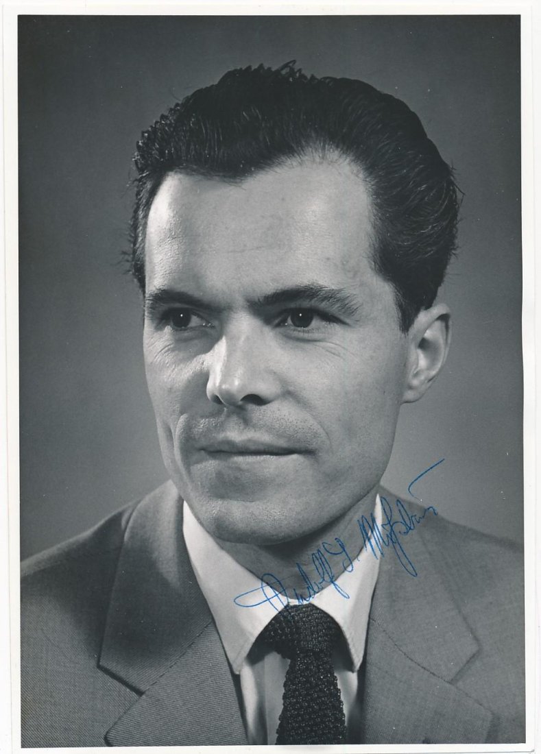 Rudolf MÃ¶ssbauer-Vintage Signed Photograph (Nobel Prize 1957) (1 of 1)