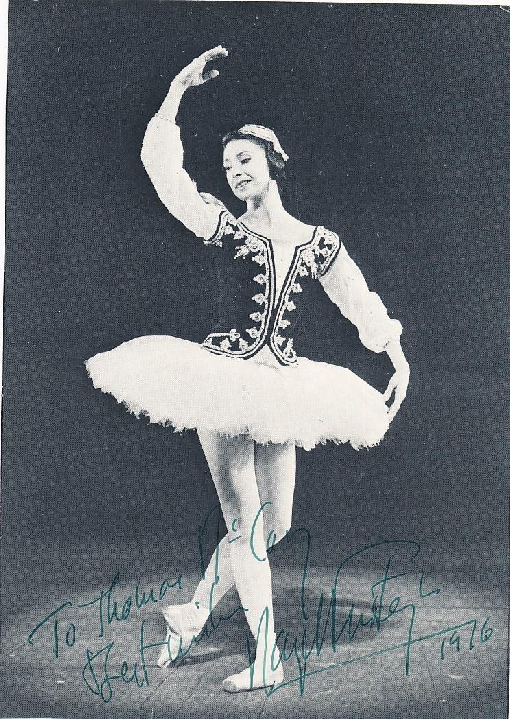 Dame Margot Fonteyn- Vintage Signed Book Stock Photograph (1 of 1)
