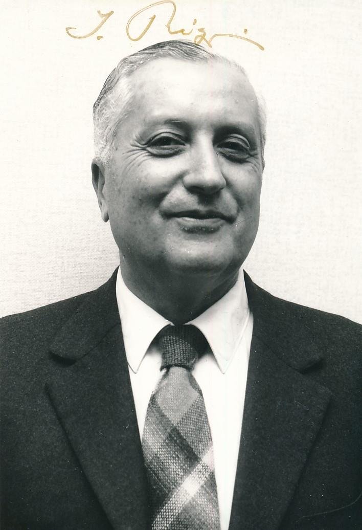 Ilya Prigogine-Signed Vintage Photograph (Nobel Prize 1977): 5X7 B&W Glossy vintage photograph signed in felt tip ink by Ilya Prigogine. In very good condition.(1917-2003) Viscount Ilya Romanovich Prigogine was a Belgian physical chemist of Russian-Jewish origi