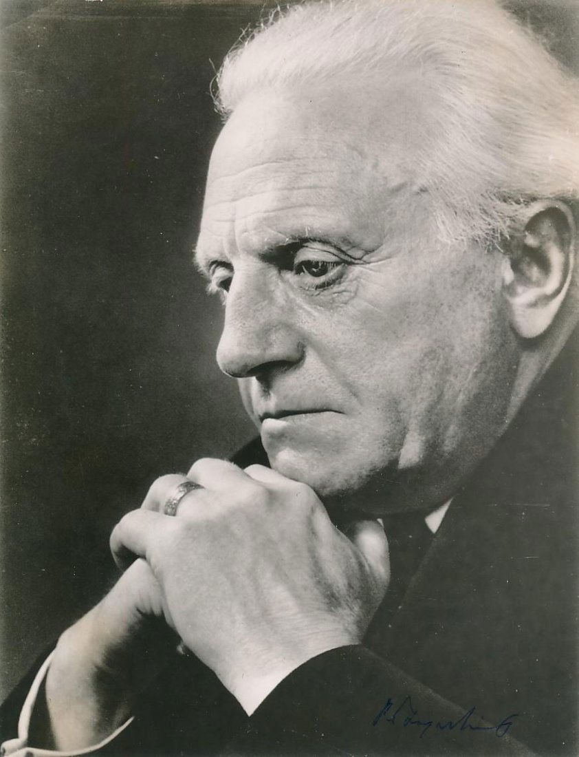 PÃ¤r Lagerkvist-RARE Vintage Signed Photograph (Nobel Prize for Literature 1951): RARE 6X7.5 vintage B&W glossy photograph signed in ballpoint ink by PÃ¤r Lagerkvist. A light crease, otherwise excellent. Stamped on the verso Nov 19 1951. (1891-1974) PÃ¤r Fabian Lagerkvist was a