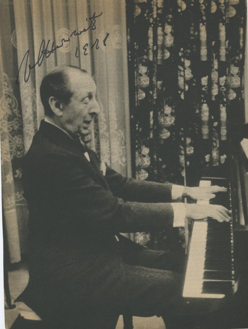Vladimir Horowitz- Signed Vintage Magazine Photo (Classical Pianist) (1 of 1)