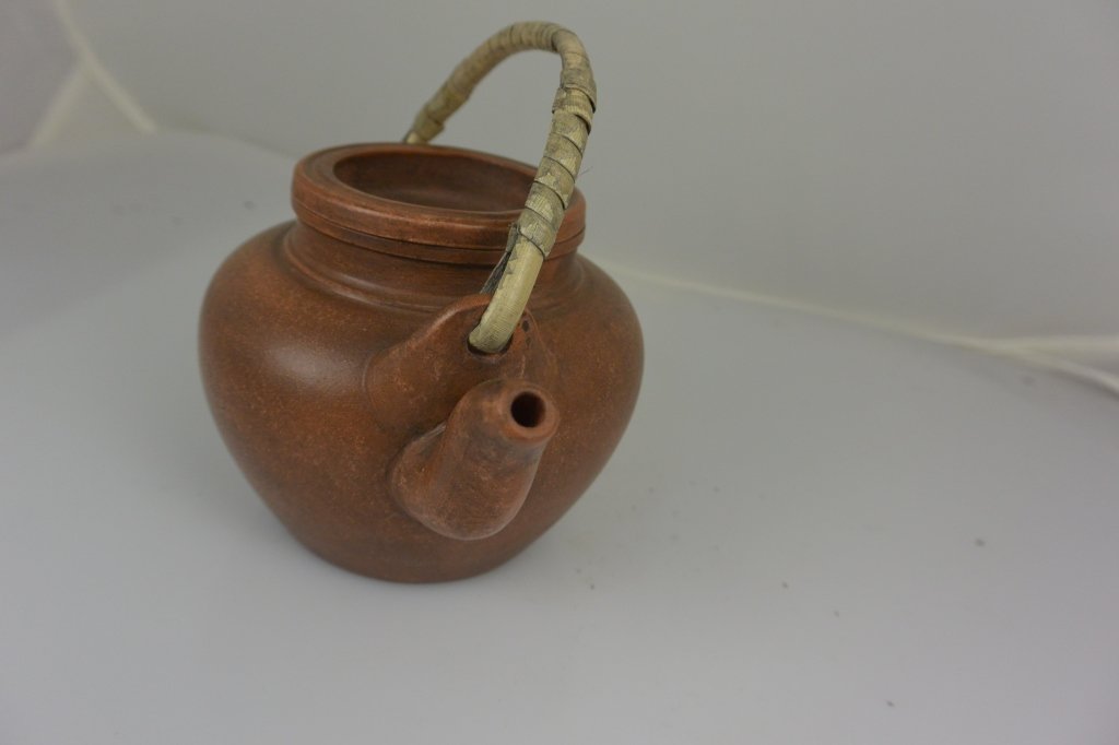 Red stoneware tea pot: Red stoneware tea pot