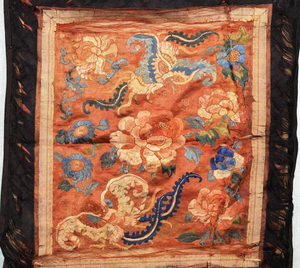 Chinese antique silk embroidered wonderful pattern: Chinese antique silk embroidered wonderful pattern Size 30*35 cm