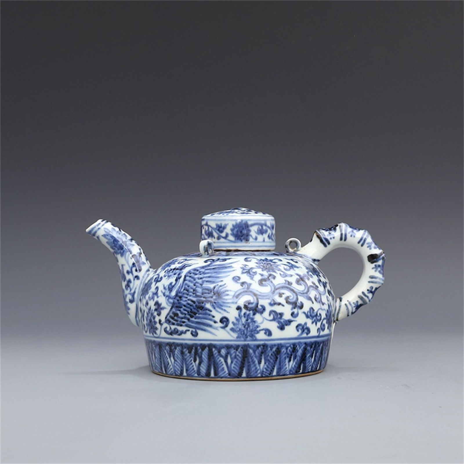 A Chinese Blue and White Porcelain Tea Pot (1 of 18)