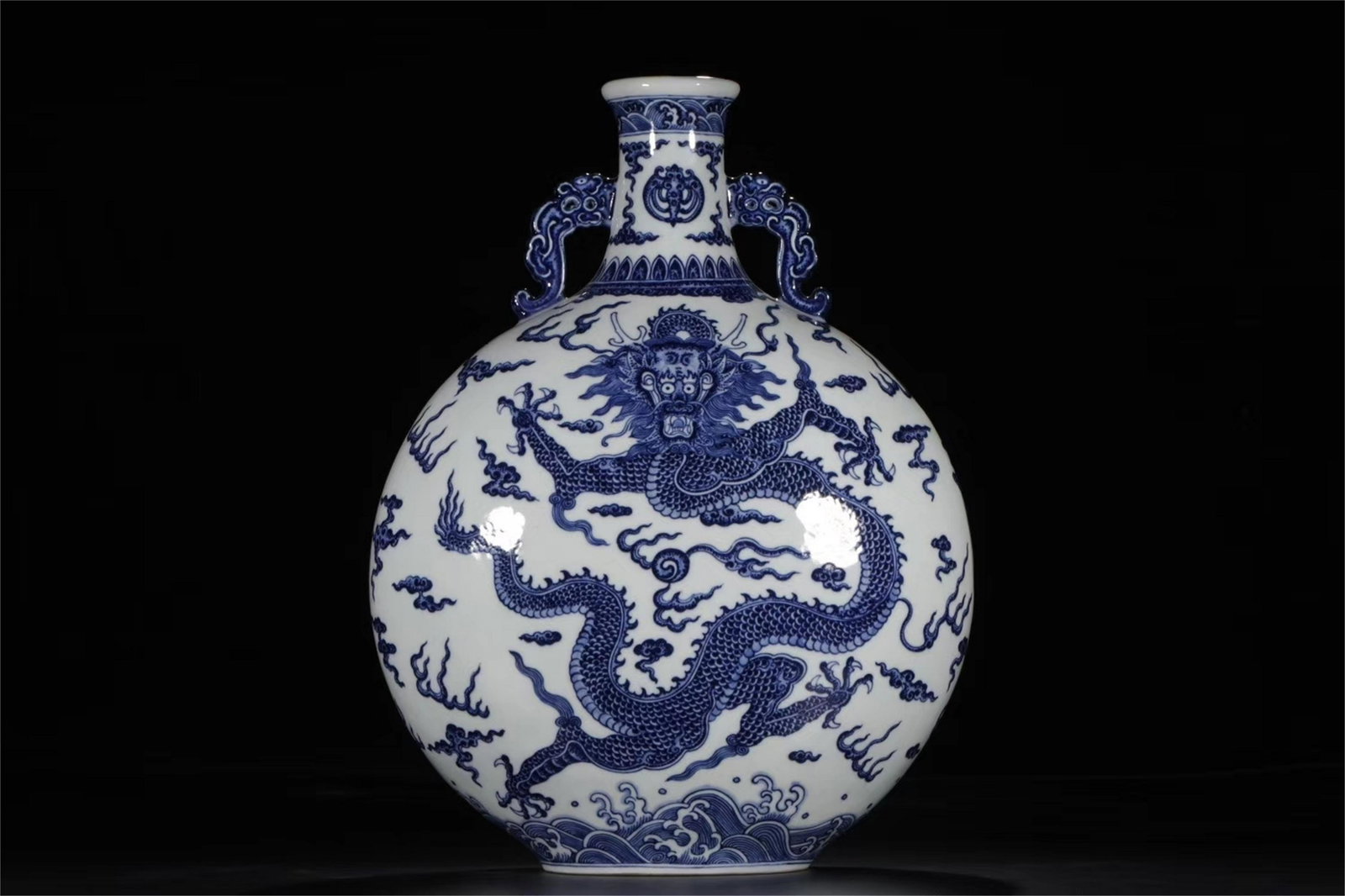 A Chinese Blue and White Porcelain Flask: Ht. 44.6cm,Â
