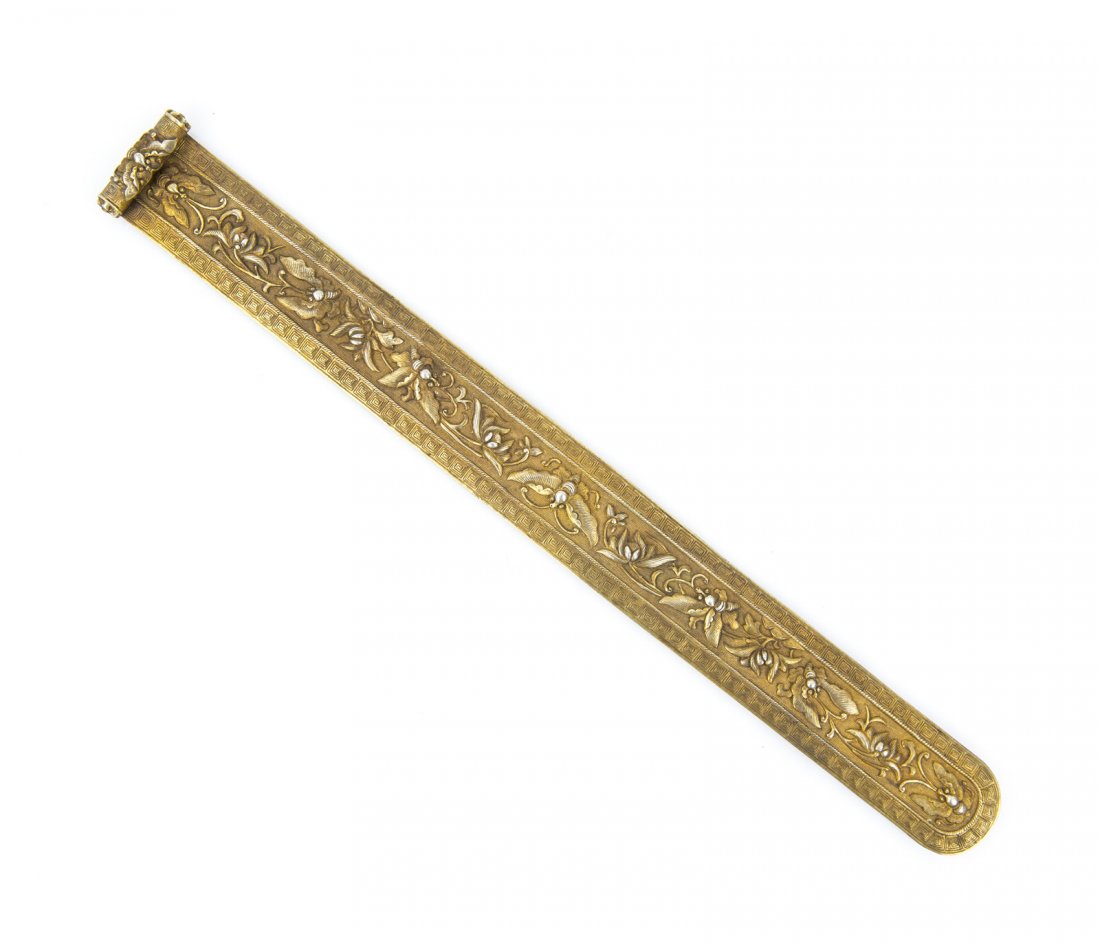 A CHINESE GILT SILVER HAIRPIN (1 of 8)