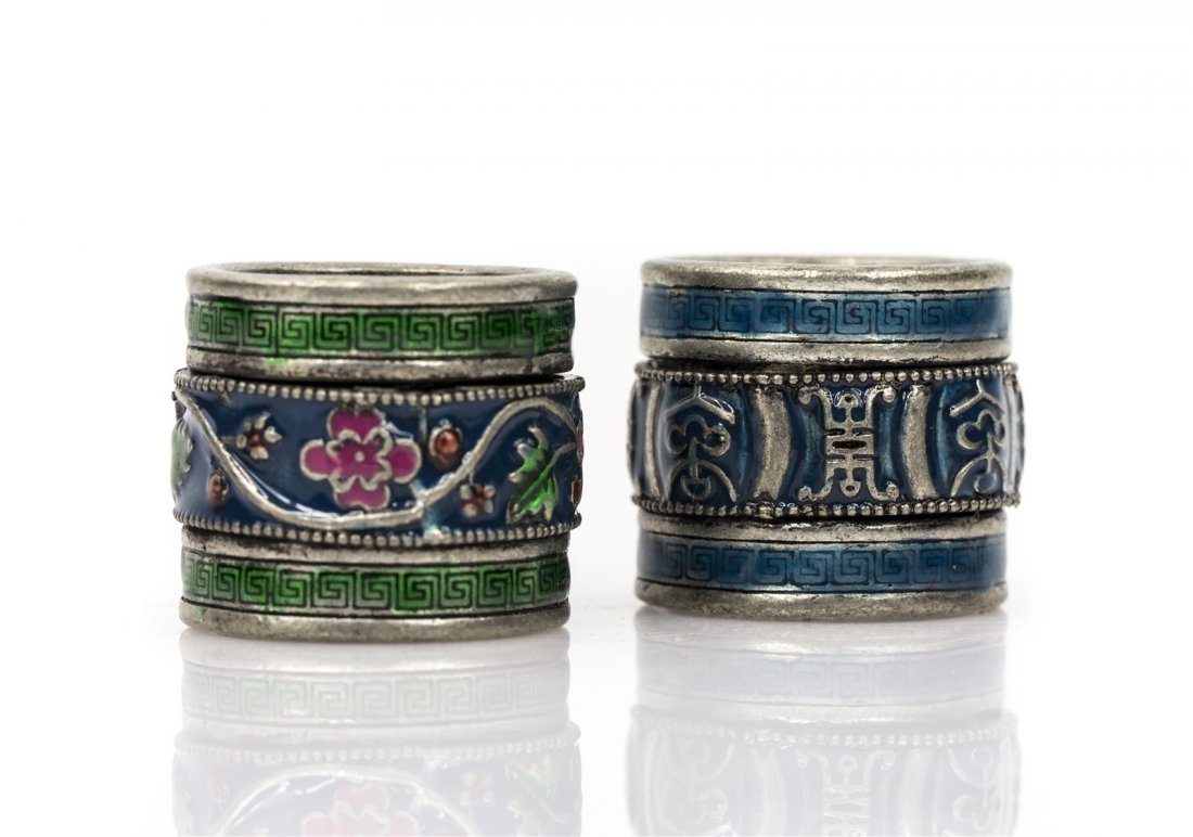 A PAIR OF ENAMELED SILVER ARCHER'S RING (1 of 6)