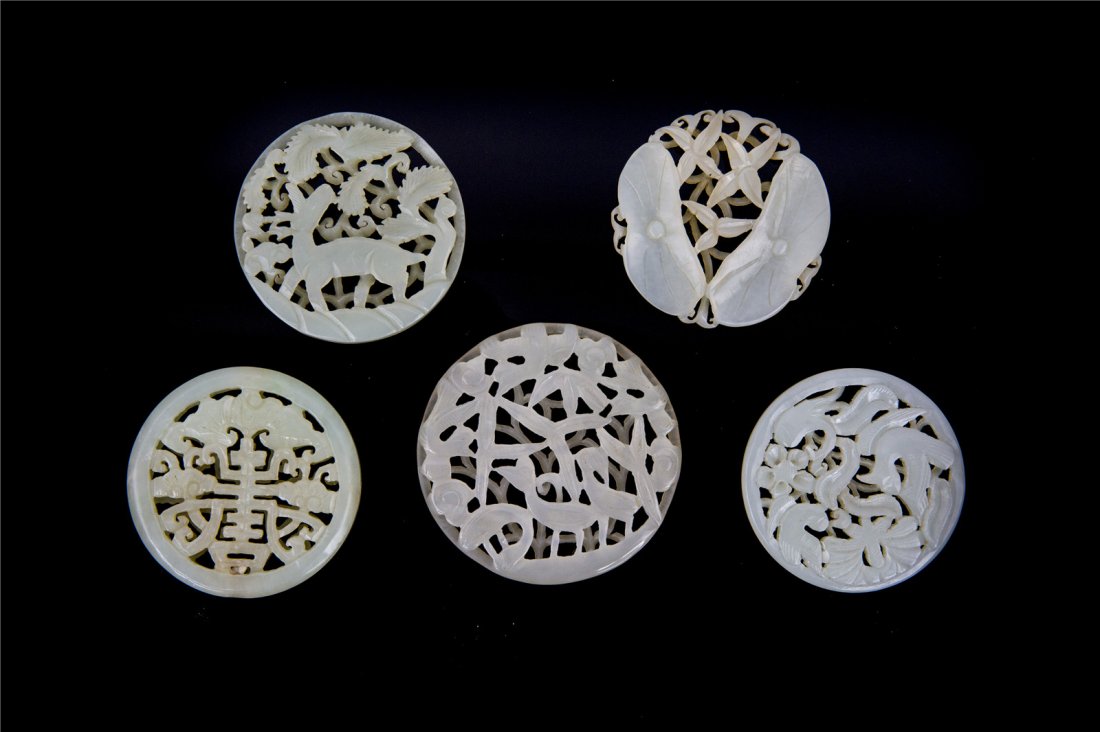 A SET OF FIVE JADE PENDANTS (1 of 10)