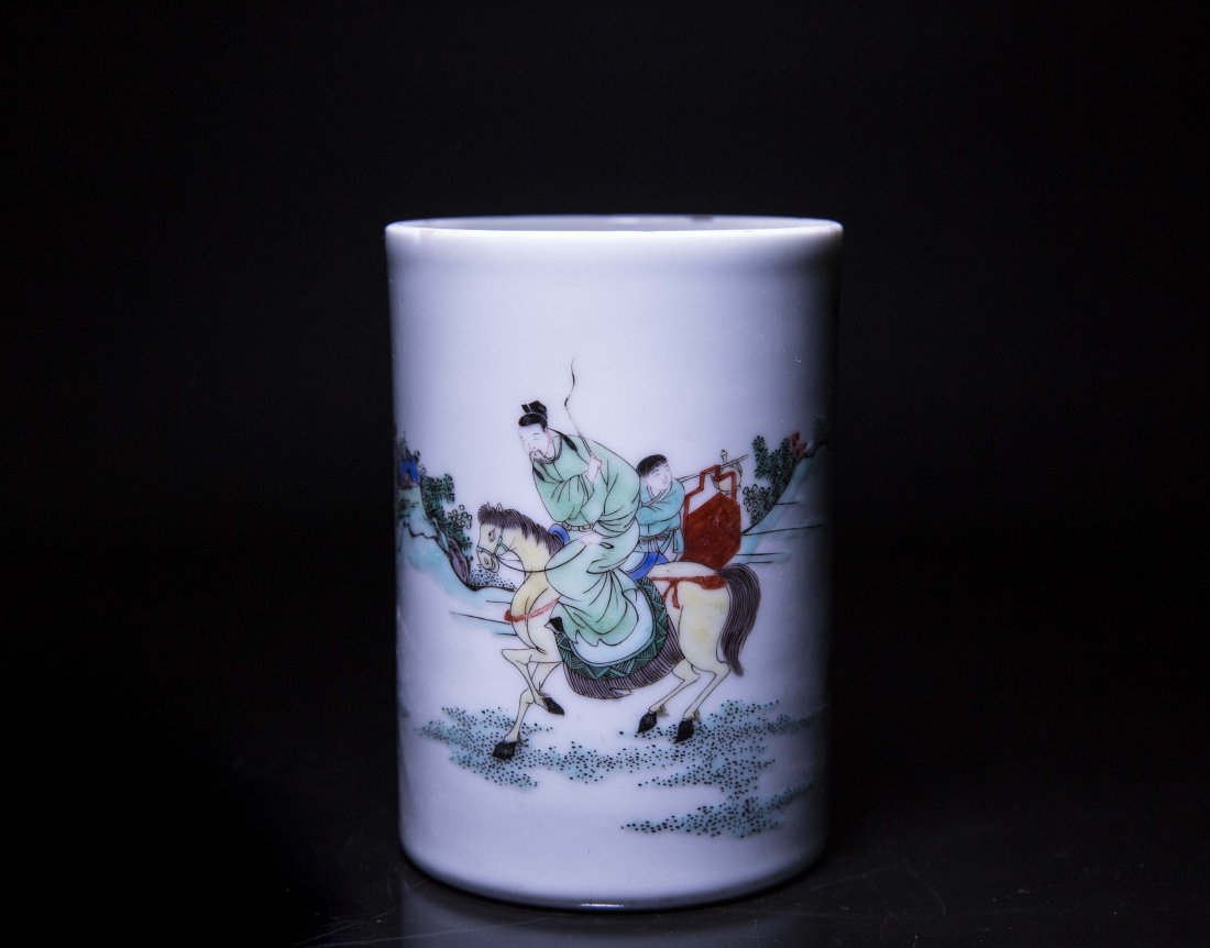 A WUCAI BRUSH POT (1 of 4)
