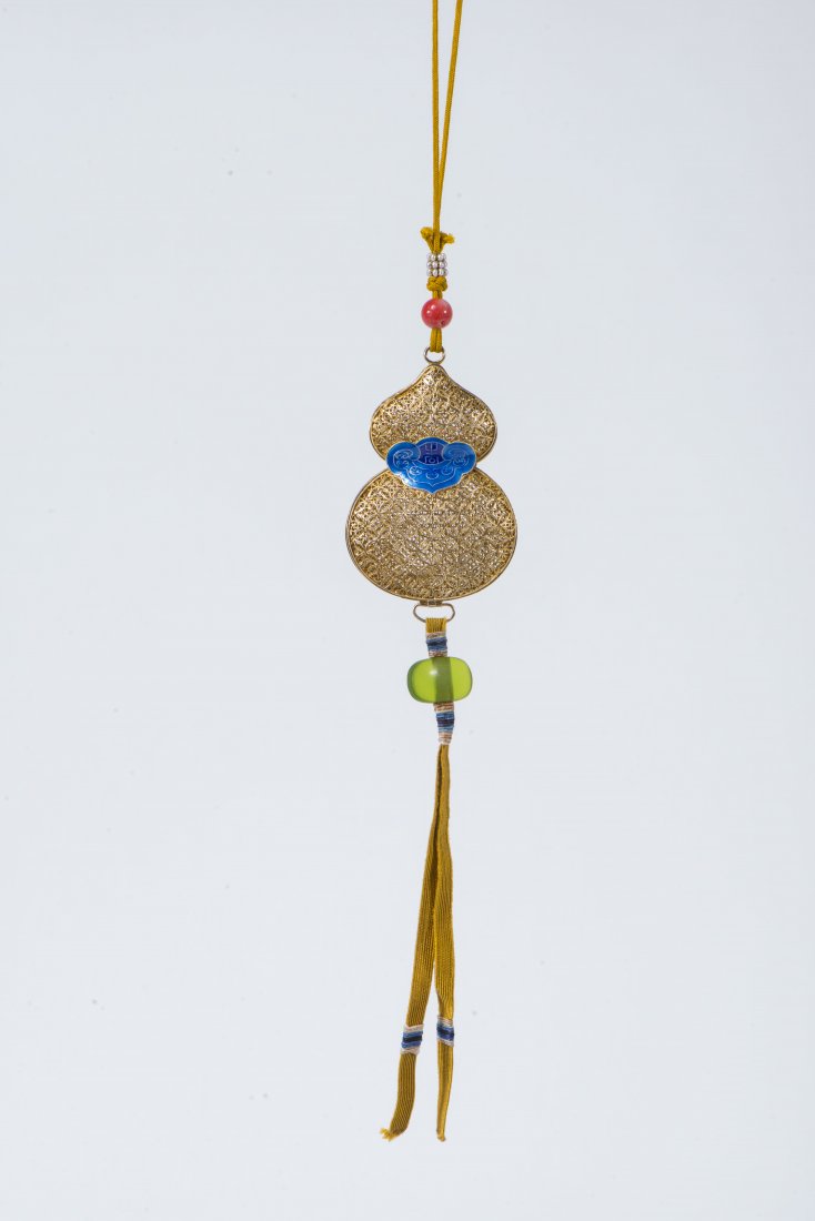 A GOLD WEAVE DOUBLE-GOURD PERFUME HOLDER (1 of 2)