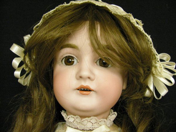30'' GERMAN BISQUE KESTNER 164: GERMAN BISQUE KESTNER 164 Bisque socket head marked L Made in Germany 15. 164, Original blonde wig, another wig tagged Cheiis Collection Jellien 16'' to 17'' in light brown, Brown sleep eyes, painted