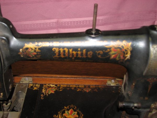WHITE SIX DRAWER SEWING MACHINE - 7