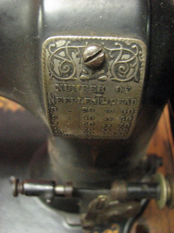 WHITE SIX DRAWER SEWING MACHINE - 8