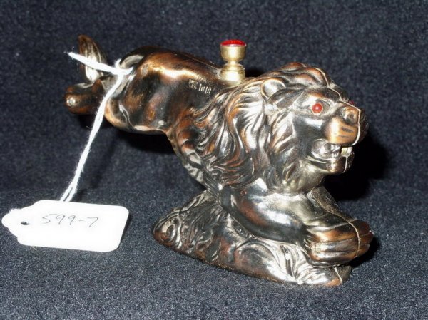 LION FIGURAL TABLE LIGHTER. UNUSUAL