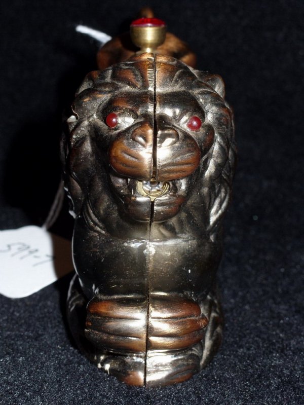 LION FIGURAL TABLE LIGHTER. UNUSUAL - 3