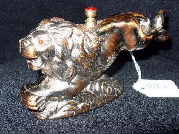 LION FIGURAL TABLE LIGHTER. UNUSUAL - 5