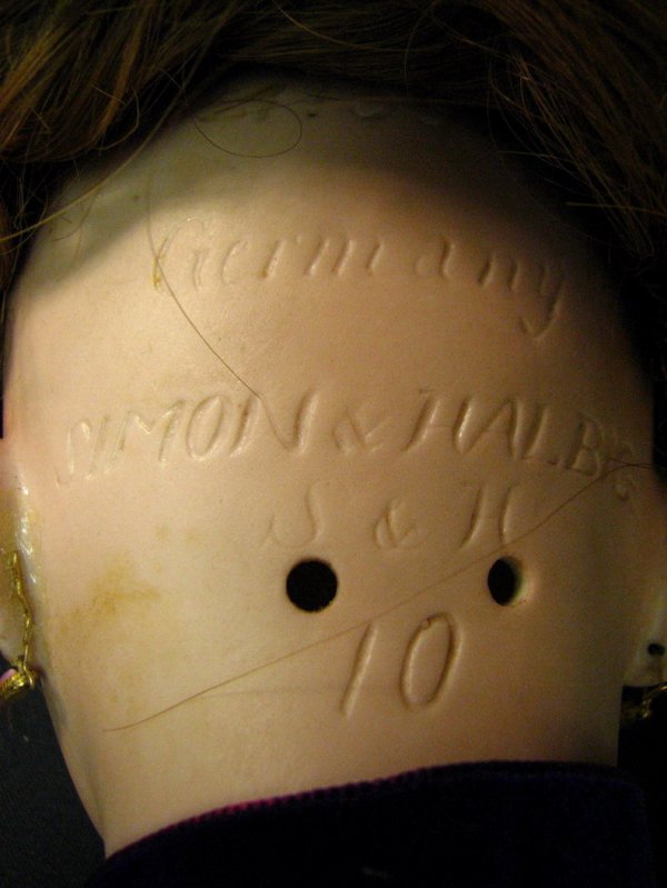 SIMON & HALBIG BISQUE HEAD, JUMEAU BODY - 10