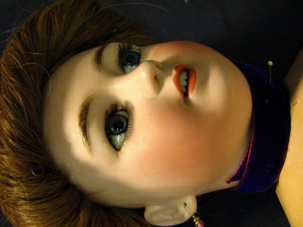 SIMON & HALBIG BISQUE HEAD, JUMEAU BODY - 6