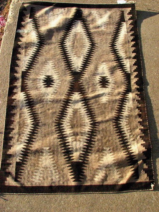 NAVAJO SERRATED DIAMOND RUG