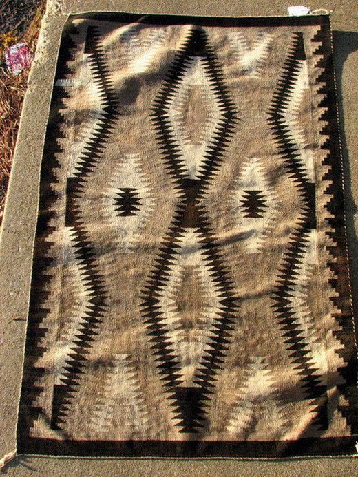 NAVAJO SERRATED DIAMOND RUG - 2
