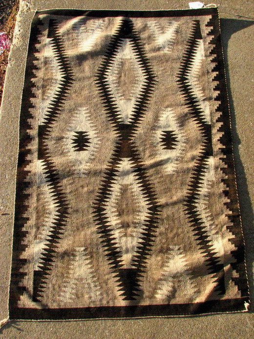 NAVAJO SERRATED DIAMOND RUG - 3