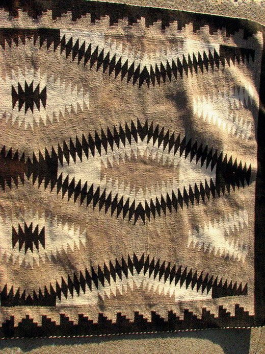 NAVAJO SERRATED DIAMOND RUG - 4