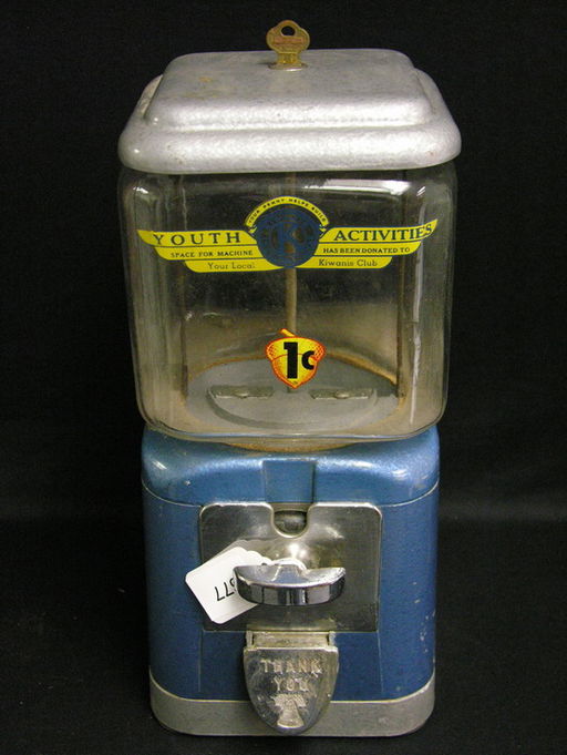 677 OAK ACORN 1 CENT GUMBALL MACHINE Oct 30, 2005 Livingston's